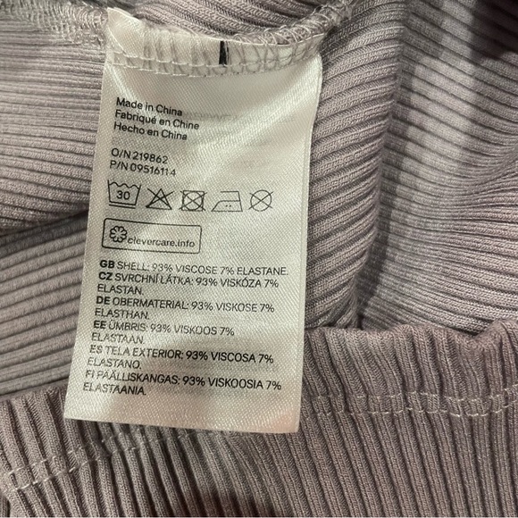 61. Women's Ribbed Long Sleeve Square Neck Top - Picture 7 of 8